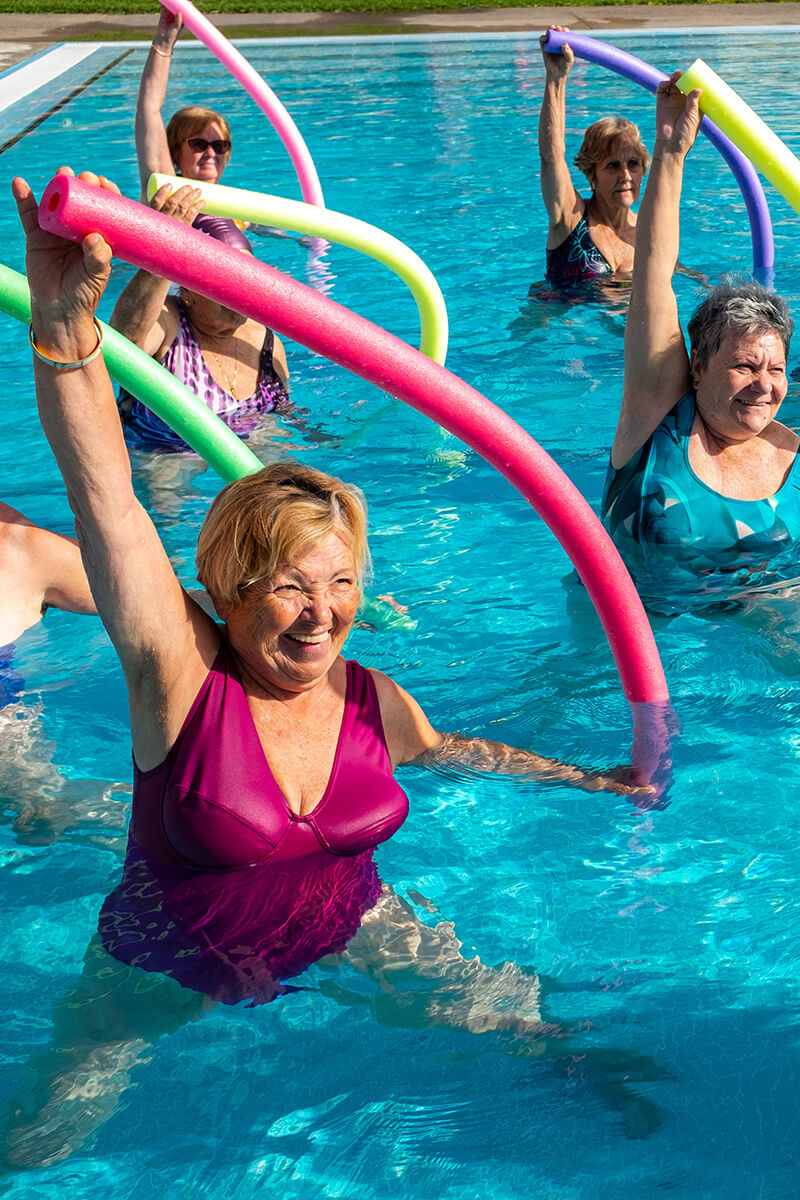 aquagym_senior_ADOBESTOCK