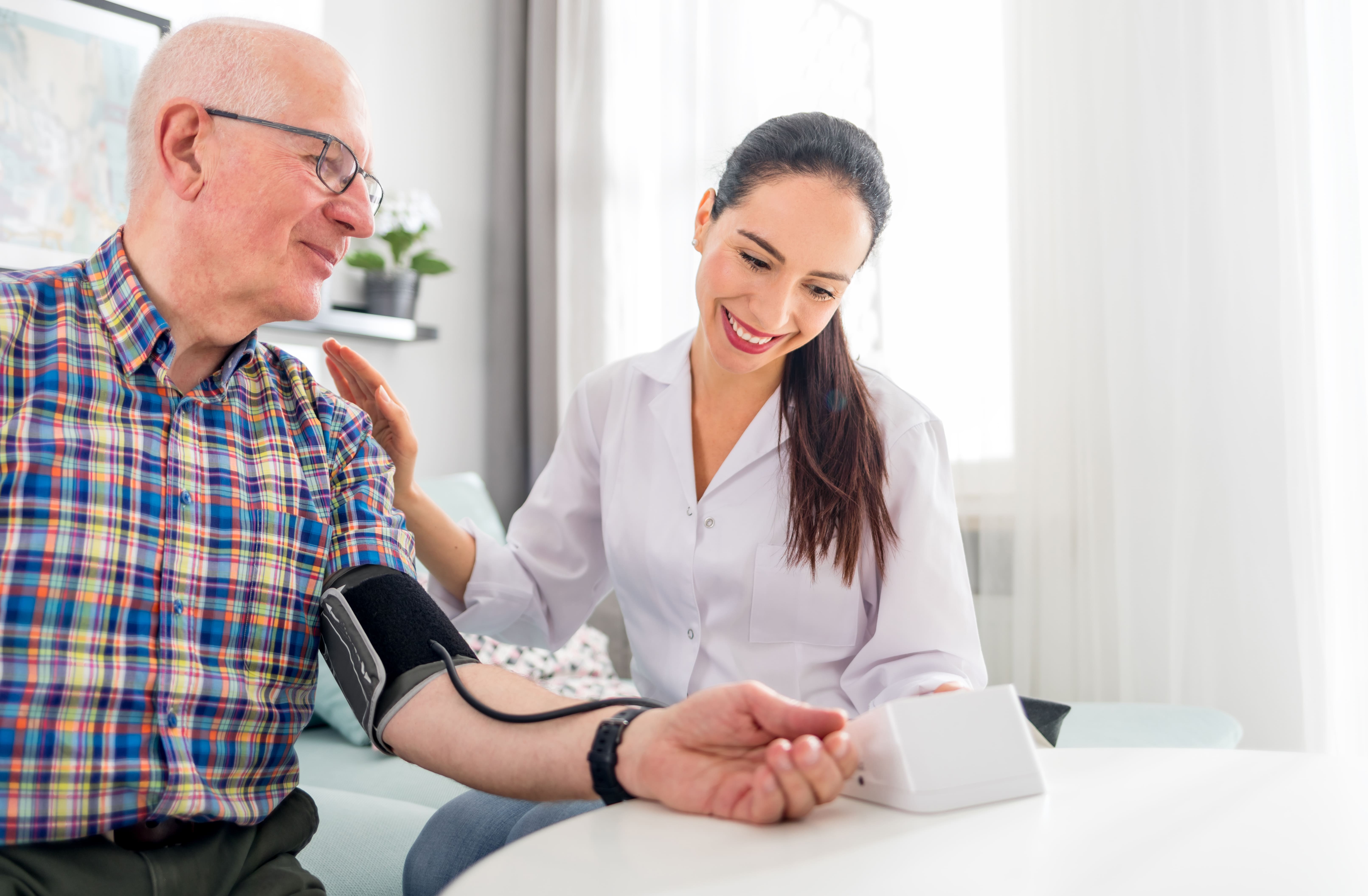 L’hypotension des séniors : un mal trop peu connu