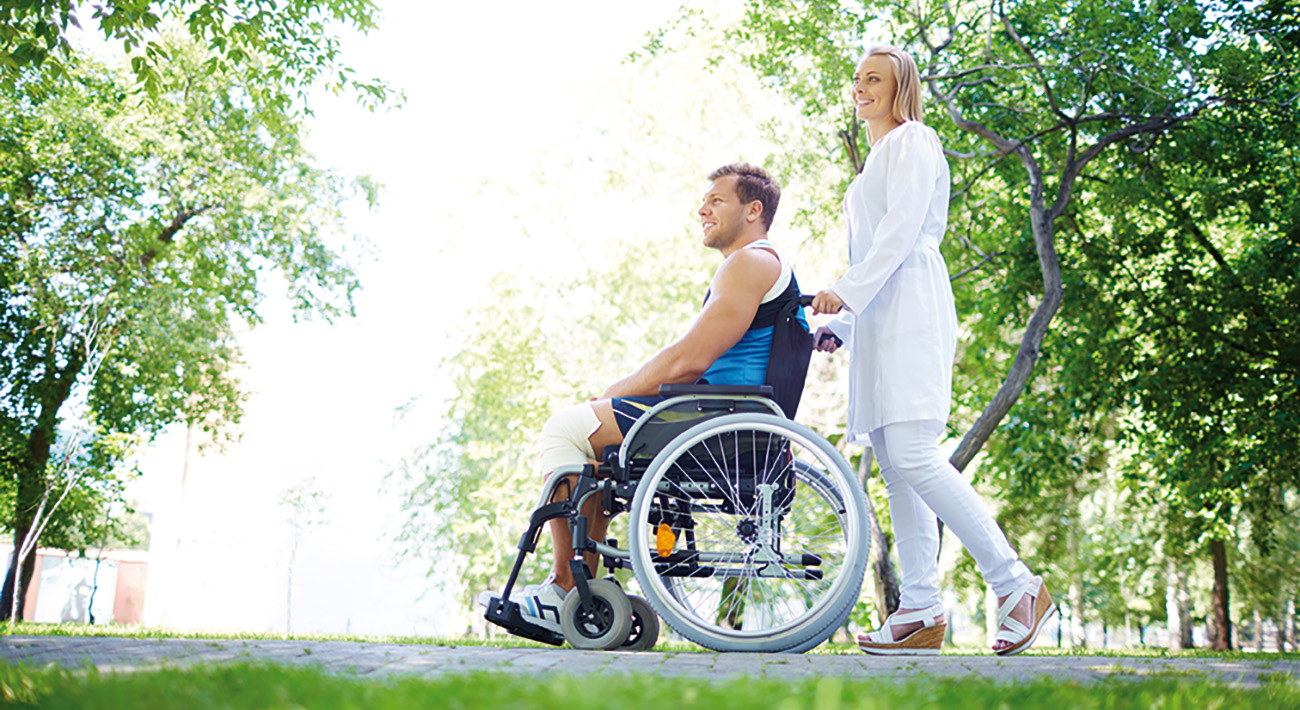 personne mobilite reduite fauteuil roulant